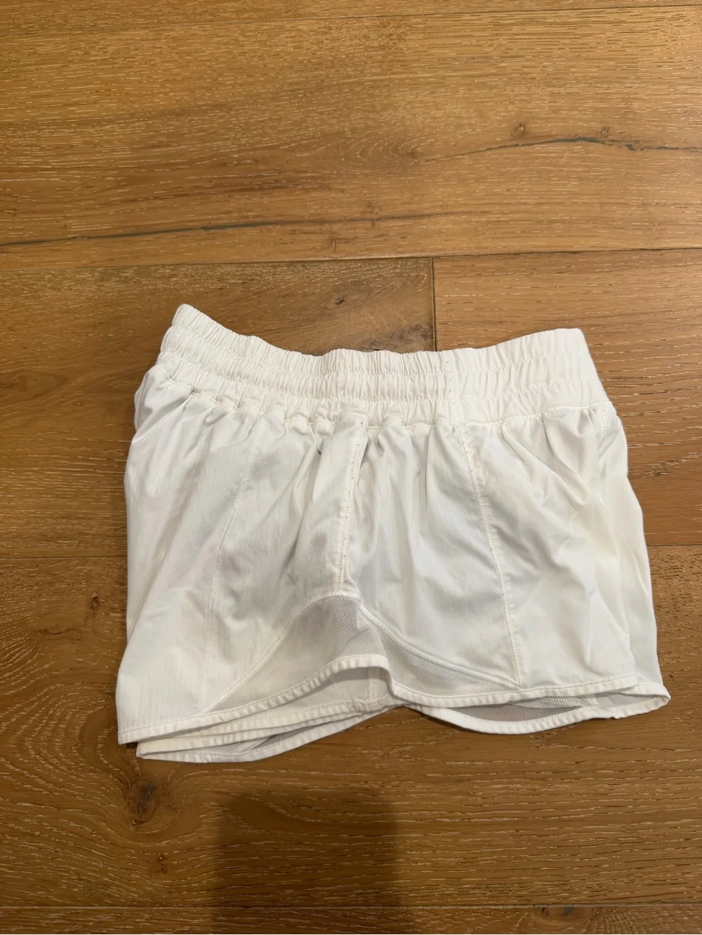 lululemon athletica Running Shorts - size 4 - Picture 3 of 6